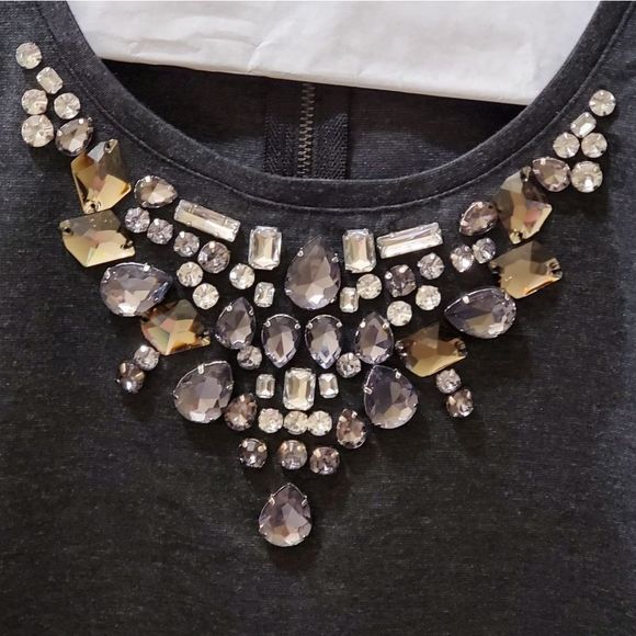 Vince‎ Camuto jeweled bibb neckline zippered crop sweatshirt size medium - Picture 3 of 5